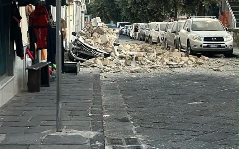 إيطاليا: هزة أرضية قوية تضرب منطقة "كامبي فليغري" وتثير الهلع قرب نابولي