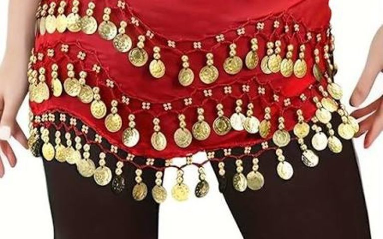 أكادير.. عروض رقص داخل بعض المطاعم تفتح نقاشا حول حدود الترفيه العائلي