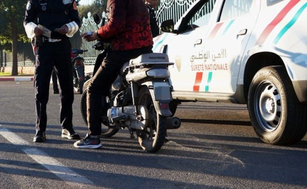 أمن الدار البيضاء يشن حملة على عدد من مخالفي القانون وسط المدينة