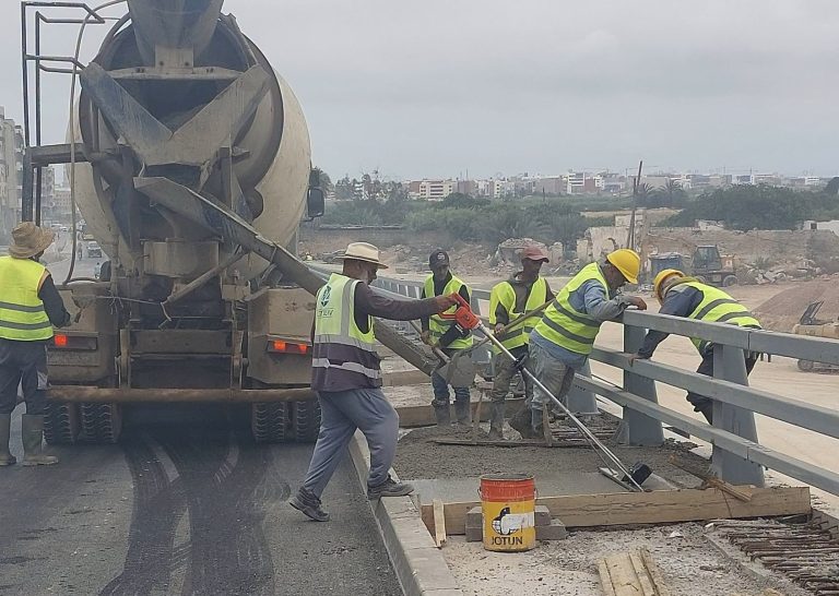 بعد طول انتظار.. افتتاح قنطرة عين حرودة المحمدية عبر الشلالات في وجه حركة المرور