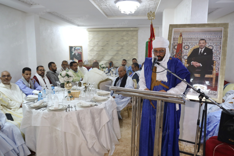 العيون.. لجنة ملكية تسلم هبة ملكية لزاوية الشيخ ماء العينين