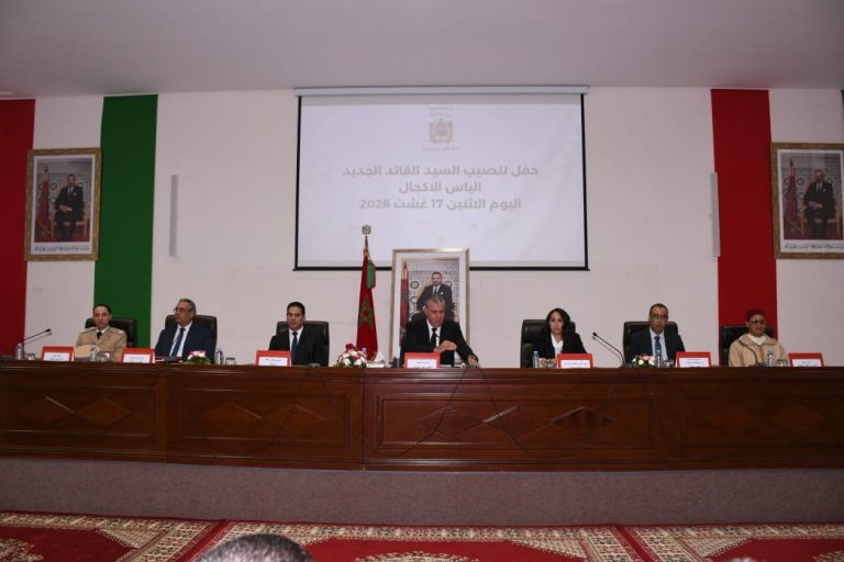 عامل سيدي سليمان يشرف على تنصيب القائد الجديد بالمدينة