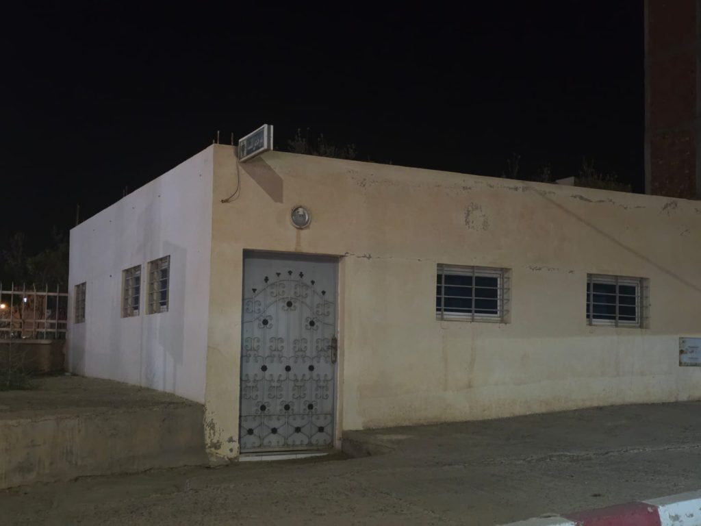 جرسيف: مرافق صحية للعموم أُحدثت بجوار مقر الجماعة ثم أُغلقت.. تساؤلات حول مآلها