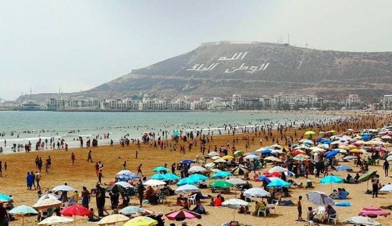 أكادير.. توقيف مختل عقلي اعتدى على طفل بالكورنيش