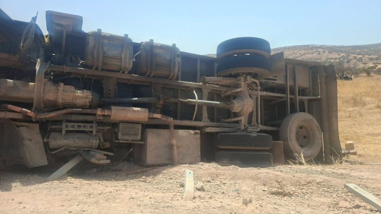 انقلاب شاحنة بطريق الصويرة يرسل السائق في حالة حرجة للمستشفى