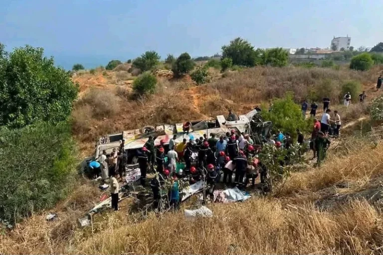 تفاصيل صادمة في حادث حافلة بومرداس بالجزائر.. المخدرات والسرعة وراء الفاجعة