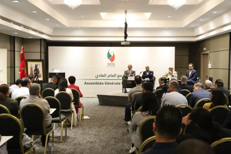 جمعية الناشرين تندد بمنشور أوزين وتلوّح باللجوء إلى القضاء