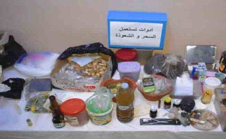 الجزائر.. سقوط مشعوذ في وهران بعد استغلال ضحاياه وسلب أموالهم