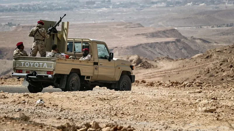الجيش اليمني يعلن قصف مواقع للحوثيين في تعز