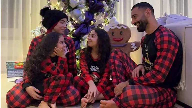 محمد صلاح يعلن استقبال مولوده الثالث ويكشف اسمه