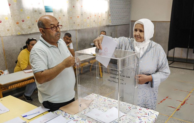 وزارة الداخلية: نسبة المشاركة في الانتخابات بلغت 28,05% إلى حدود الخامسة مساء