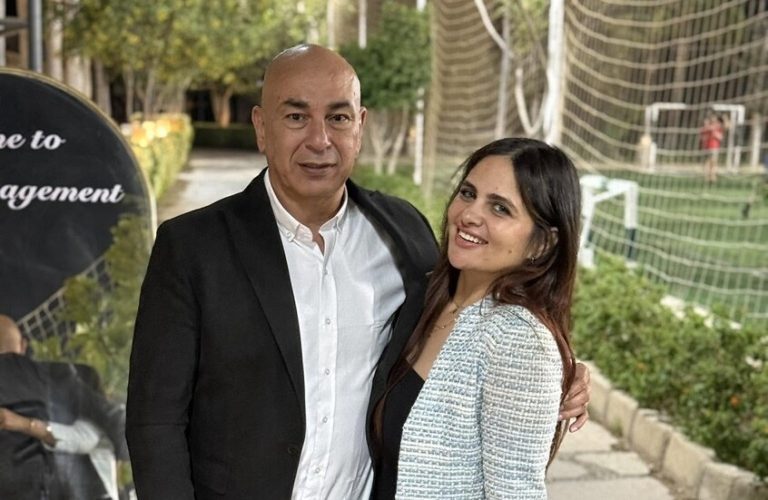 بعد فشل الصلح.. دان آدم تلجأ للقضاء لطلب الطلاق من حسام حسن