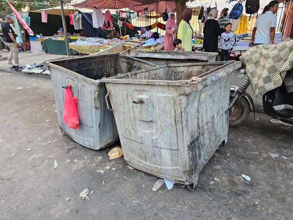 سلا.. استياء في بوقنادل من تدهور حاويات النفايات