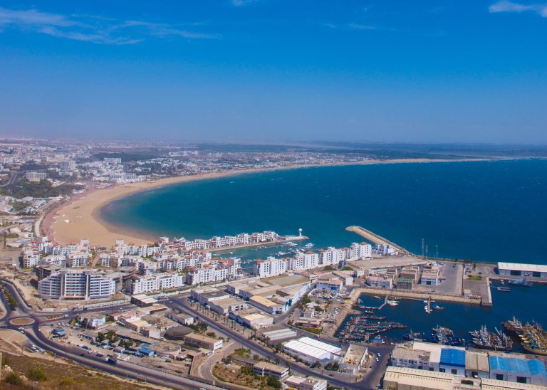أكادير.. موجة حر ترفع الحرارة إلى 38 درجة تزامناً مع الدخول المدرسي
