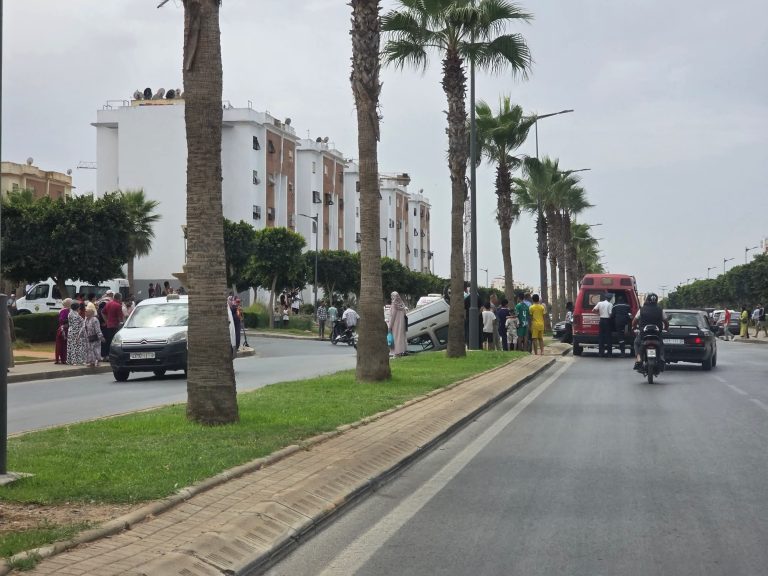 تامسنا.. انقلاب سيارة خفيفة ونقل السائق إلى المستشفى