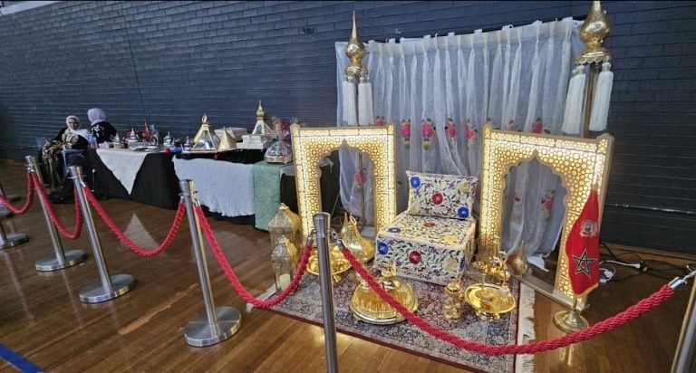 استياء في صفوف الجالية.. دبلوماسيون مغاربة يحضرون حفل المولد النبوي بسيدني ويتجاهلون الرواق المغربي