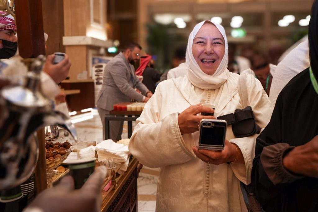 الوفد المغربي ضمن ضيوف خادم الحرمين الشريفين للعمرة يصلون مكة المكرمة