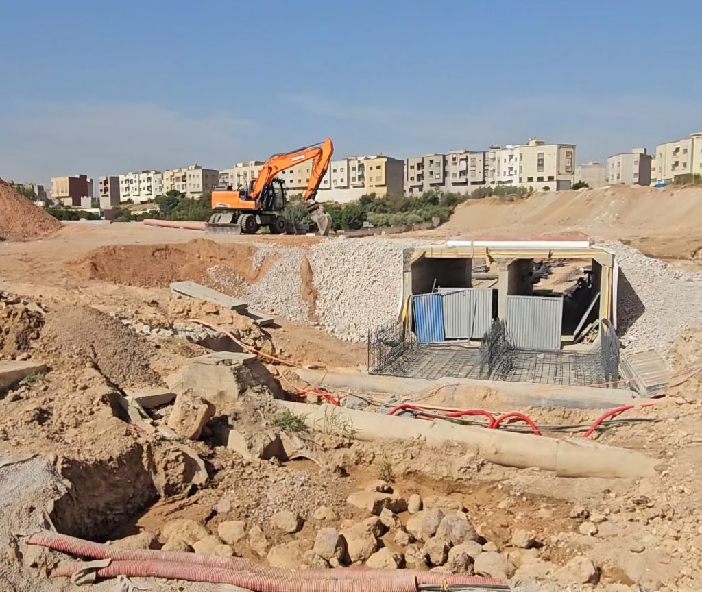 شركة GTR تسرّع وتيرة أشغال تأهيل الطرق بفاس.. ومتابعة ميدانية لهشام القرطاسي