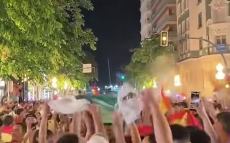 الكابرانات يحشدون جزائريين في مدريد للاحتجاج مع الإسبان ضد المغرب