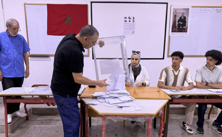 البام يتقدم بعدد من مكاتب التصويت بمرتيل والمضيق