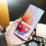 هل هاتفك يتنصت على حديثك؟ الحقيقة وراء الإعلانات التي تظهر بعد الكلام