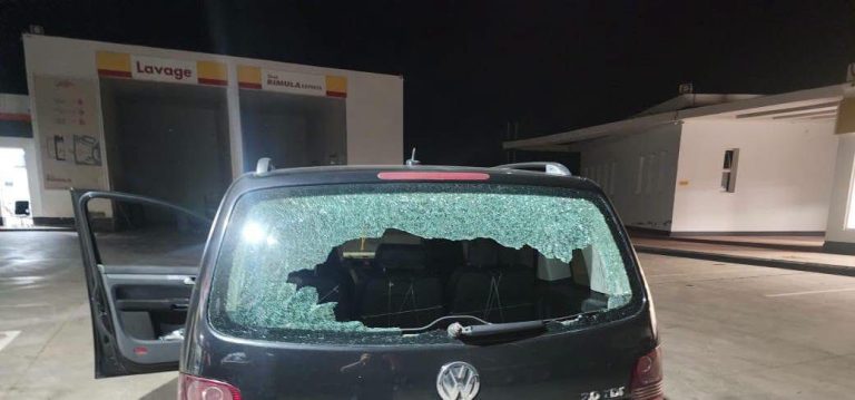 رشق بالحجارة يستهدف سيارات بالطريق الوطنية بين مراكش وقلعة السراغنة