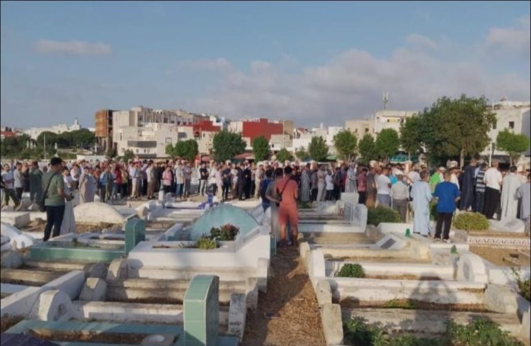 طنجة تودّع أمًا وابنتها من الحسيمة بعد فاجعة ميناء الجزيرة الخضراء