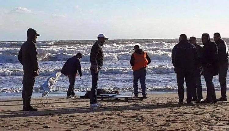 اشتوكة.. البحر يلفظ جثة شاب بشاطئ سيدي وساي