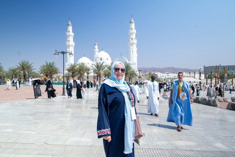 بعثة مغربية تستفيد من برنامج خادم الحرمين الشريفين للعمرة