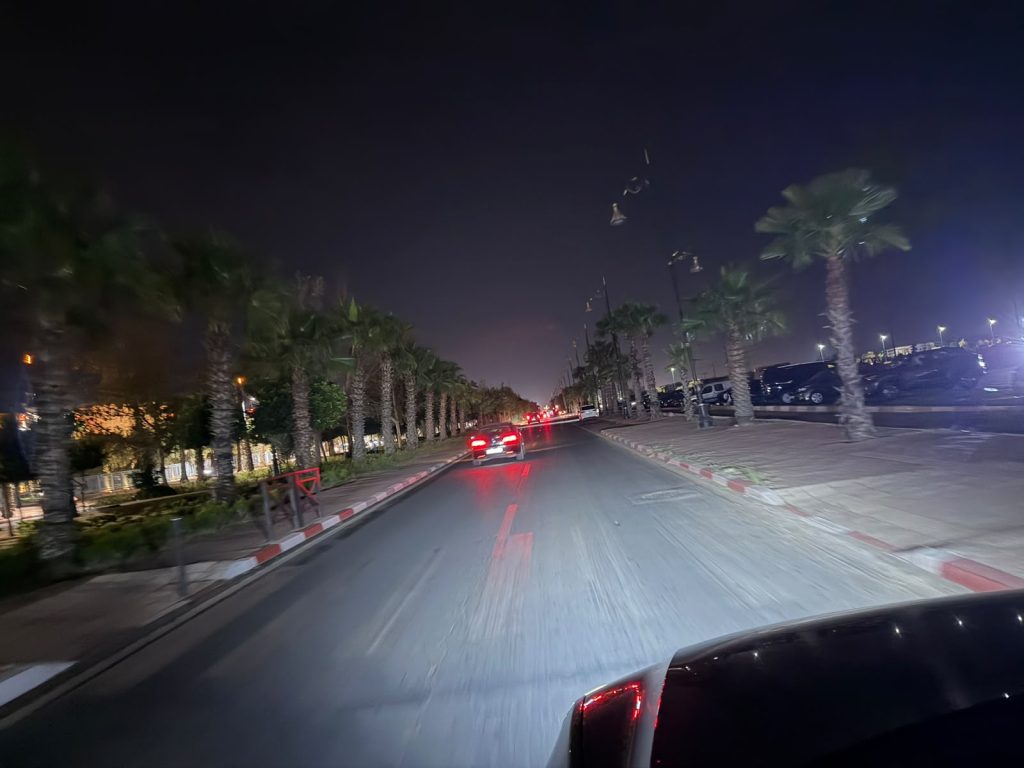 مراكش.. انقطاع الإنارة العمومية بشارع محمد السادس أمام أعين شركة «حاضرة الأنوار»