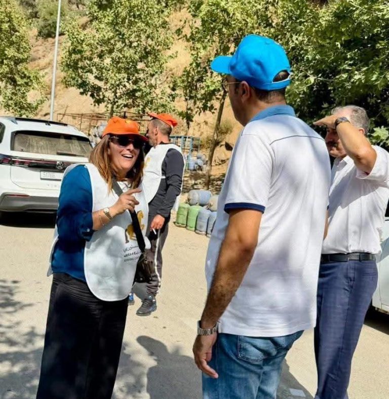 الحسيمة.. أجواء ودية بين مرشحي الحمامة والحصان والسنبلة خلال الحملة