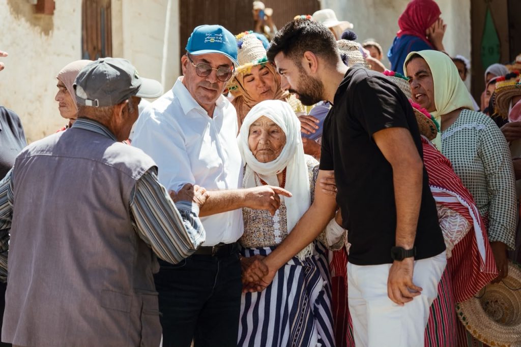 من جماعة إلى أخرى ومن دوار إلى آخر.. البواري ولائحته يكثفون لقاءاتهم بوزان