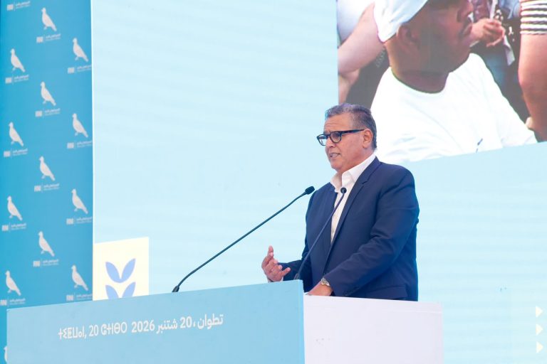 أخنوش يسخر من خصومه بتطوان: بغاو يسجلو الأهداف.. ولكن صدقوا لاعبين الدفاع وكيطاكليونا