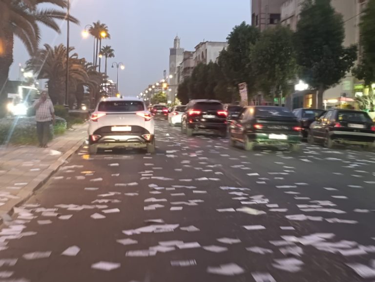 برشيد.. مطبوعات الحملات الانتخابية تغرق الشوارع عشية الاقتراع