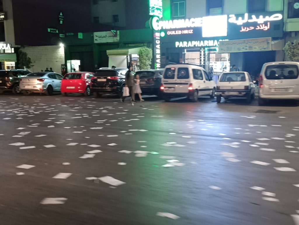 برشيد.. مطبوعات الحملات الانتخابية تغرق الشوارع عشية الاقتراع
