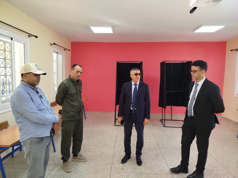 عامل بولمان يتفقد مراكز التصويت ويواكب آخر الترتيبات قبل الاقتراع