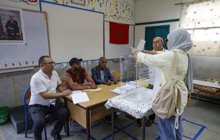 بعد غلق المكاتب.. نسبة المشاركة في سيدي إفني تبلغ 61,3 في المئة