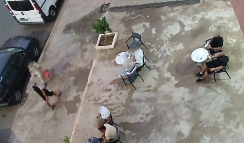 سلا الجديدة.. مقاه تحتل الأرصفة وتثير سخط الساكنة