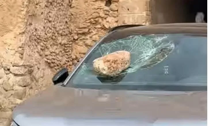 الجديدة.. توقيف شخص بعد تهشيم زجاج سيارة سيدة بمدخل الحي البرتغالي