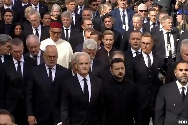 أخنوش يمثل الملك في مراسم جنازة ملك النرويج هارالد الخامس