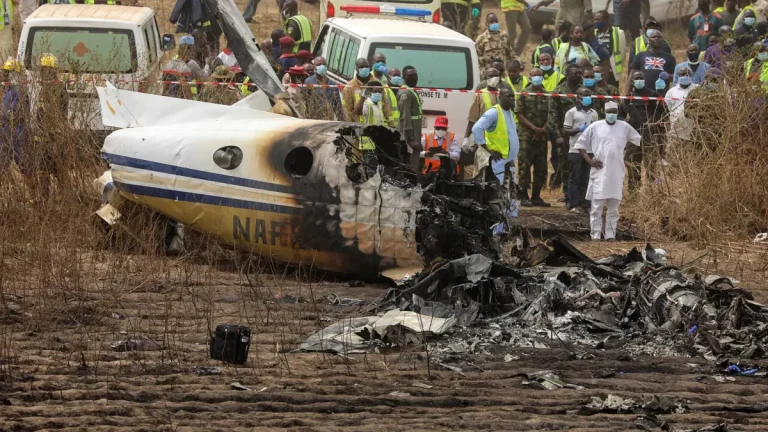 نيجيريا.. مصرع 32 شخصاً في تحطم طائرة عسكرية