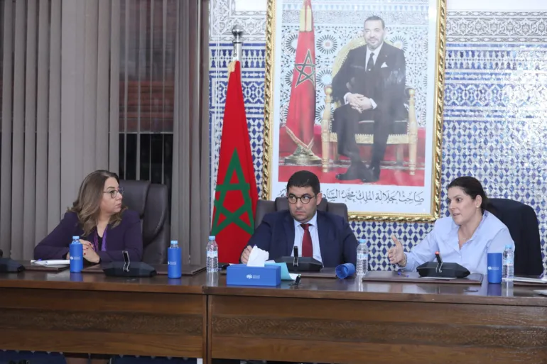 «البام» ينفي استفادة زوجة بنسعيد من صفقة طباعة ويلوح باللجوء إلى القضاء