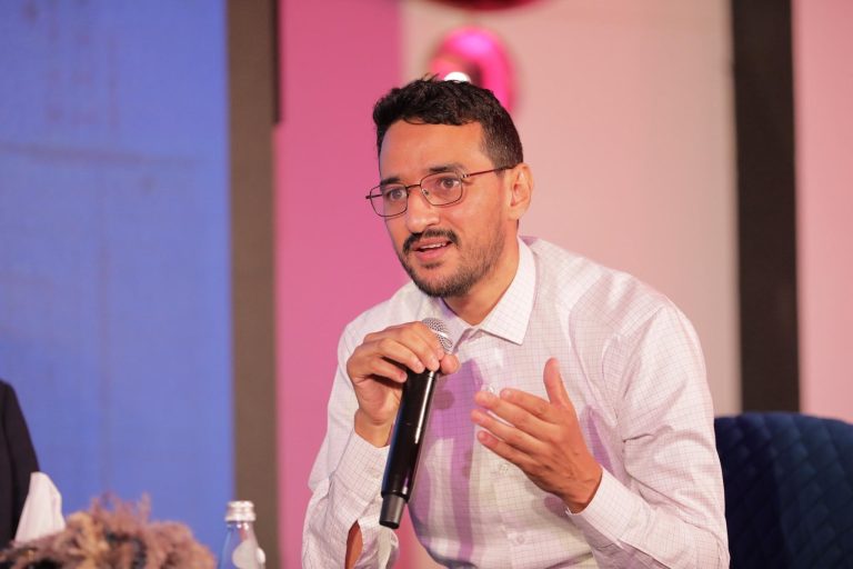 من التواصل السياسي إلى السياسة الرقمية.. عندما يصبح السياسي علامة رقمية