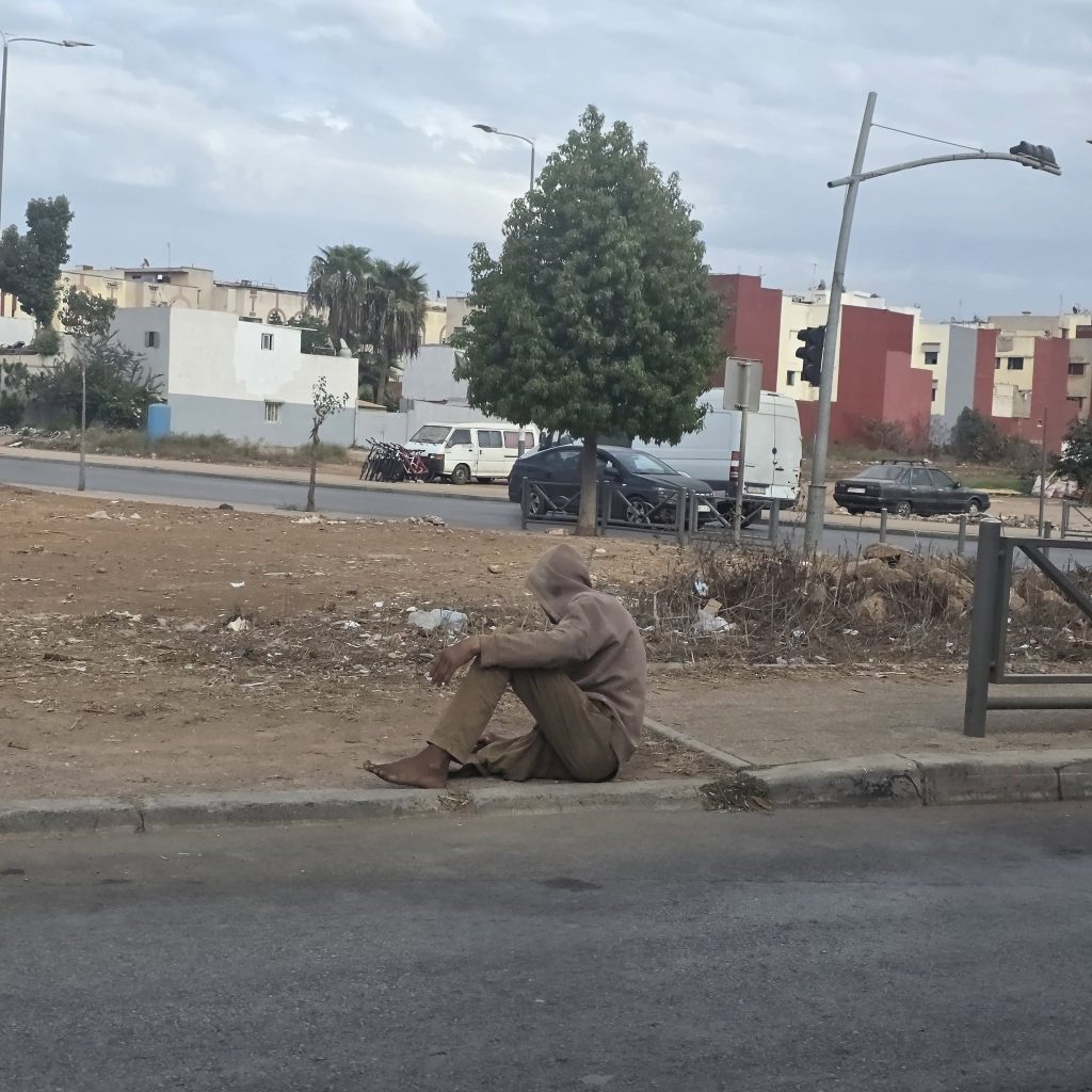 الصخيرات تمارة.. مواطنون يطالبون بالتدخل بسبب تزايد أعداد أشخاص في وضعية صعبة بالشوارع