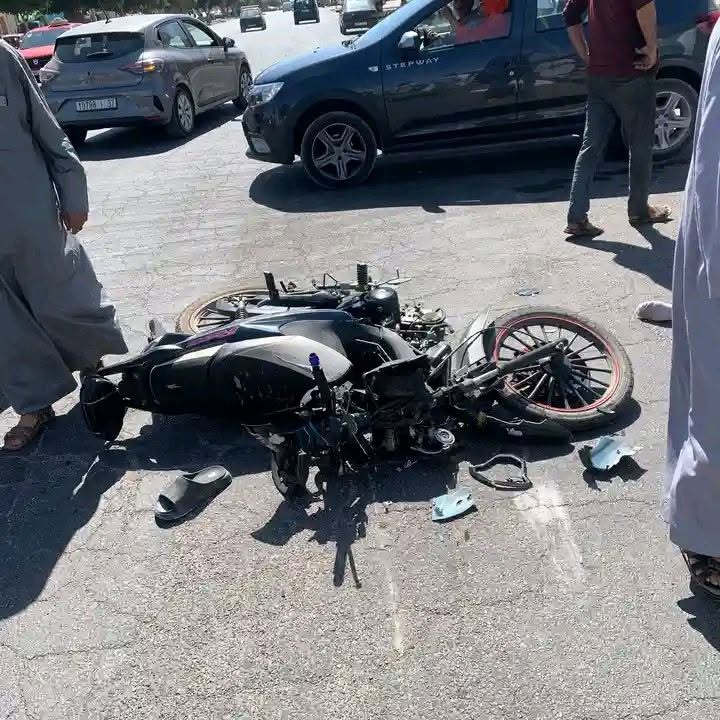 إصابة سائق دراجة نارية في حادثة سير بشارع 30 بمدينة تزنيت