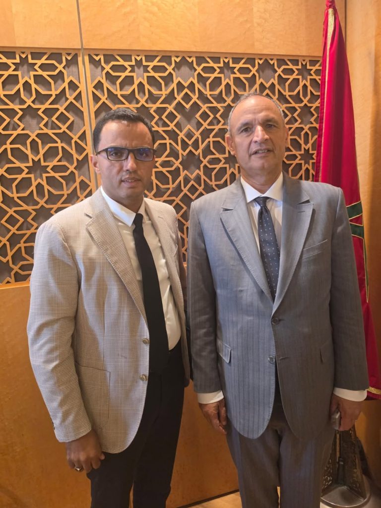 تيزنيت.. البرلماني الباز يلتقي وزير الصناعة والتجارة لبحث ملف تجار سوق القدس