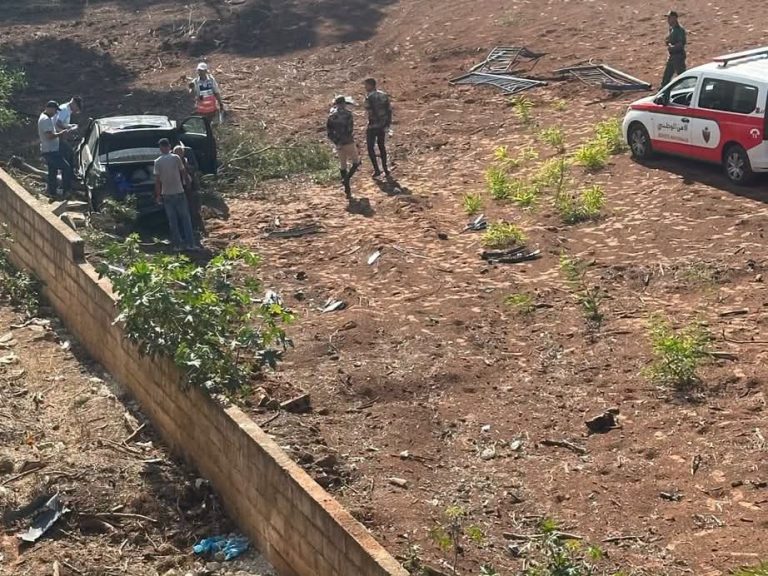 حادث خطير بالهرهورة.. سيارة تسقط من أعلى قنطرة