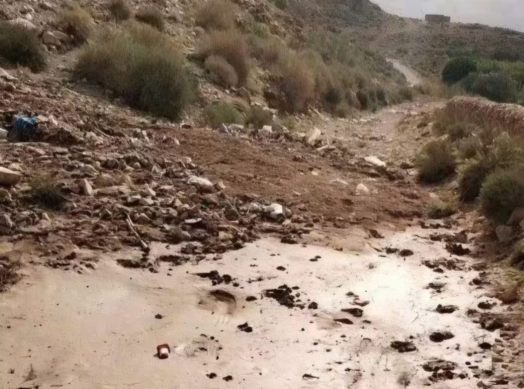 ميدلت.. التساقطات المطرية تعزل ساكنة الخنك بميبلادن لـ3 أيام ومطالب بتدخل عاجل