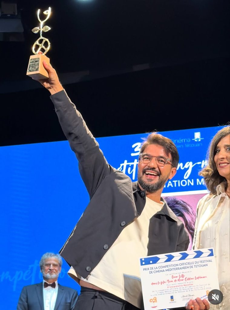 عمر لطفي يتوج بجائزة أفضل دور رجالي عن أدائه في فيلم «ميرا» بمهرجان تطوان - صور