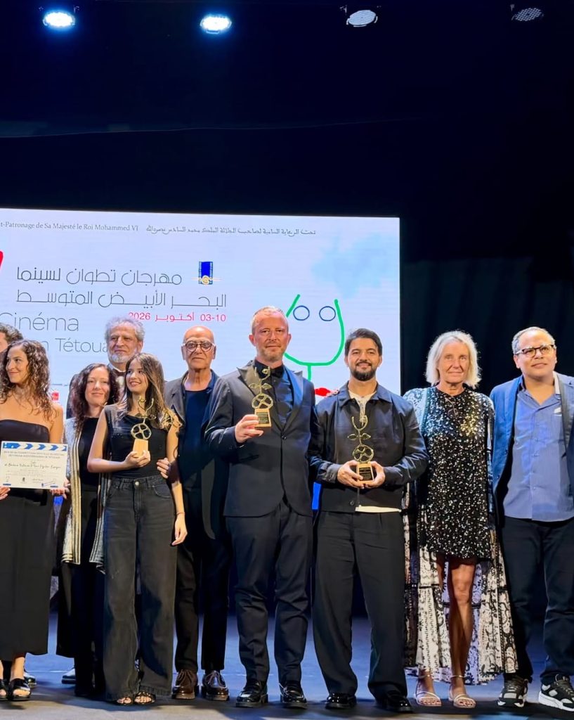 عمر لطفي يتوج بجائزة أفضل دور رجالي عن أدائه في فيلم «ميرا» بمهرجان تطوان - صور